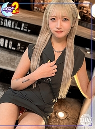 【潮吹連發！！敏感度極佳的辣妹與中出SEX】即使正在和正牌女友通電話，也毫不在意地開始舔○○的淫亂辣妹被猛烈抽插！！潮吹連發，濕透的狀態下進行自拍SEX！！【業餘自拍REC＃ReN.＃居酒屋店員】