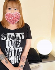 （高畫質特典・本篇露臉・無修正）為了丈夫，人妻做了簡單的內射工作