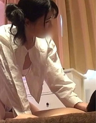 白襯衫＆比基尼♡清純黑髮女子的性感按摩服務真是太棒了♡