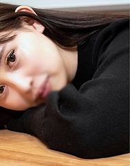 獨家販售至14號990pt【美臀&高挑身材】看似清純的女孩子卻是愛液流淌的色情小穴！狂玩敏感陰蒂並在陰道深處內射SEX！！