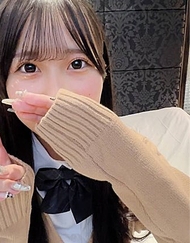 【完全素人個人拍攝】感覺敏感的白皙豐滿身材和笑容超級可愛，忍不住就中出了♥[制服Ver.]