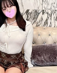 獨家販售【無修正】 童顏E罩杯(19歲)護理**與酒店約會！ 未●●的光滑私處真實高潮的無套交尾！！