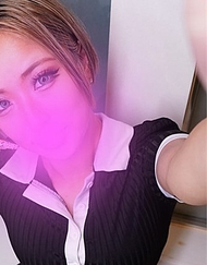 日誌：ビジュ最強！！黑皮膚金髮短髮辣妹陪酒女・あおりん，任由她指示進行中出。