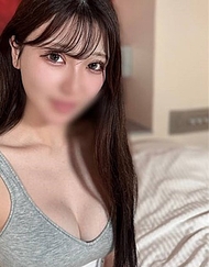 《期間限定》最後的影片！【無】【中出】與鄉下長大的美女再來一次SEX。舔腳、舔肛、仰躺口交、翻身後當成工具使用，隨後她濕透了不停喘息。照例的中出。※有特典