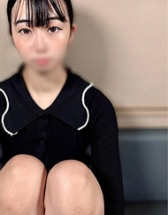 濃密秀髮的叢林！ 【無碼】【內射】一位長相平平卻不幸擁有濃密秀發的美麗女子。她個性靦腆順從，任人擺佈，汗流浹背，最後被內射。