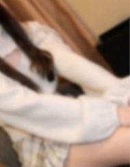 【無】溫順系清純女性！雖然說自己很緊張，但身體卻老實地反應，一次又一次達到高潮，喜歡H的事被發現了！笑 柔軟又有彈性的臀部也超棒⤴內射2次※特典高畫質