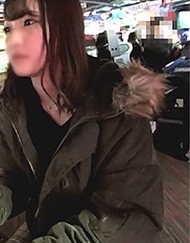 想過著做自己喜歡的事的生活，立志精通格鬥遊戲的超可愛美女玩家小乃乃香（20歲）。為了想要一台電競電腦而拍攝性愛影片，濕黏的私處讓人無法抗拒ｗ