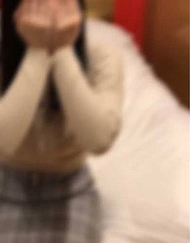 .【素人個人拍攝】E罩杯20歲，體育會系啦啦隊女孩，在泳池鍛鍊出的身材，搭配充滿誘惑的緊身裙，穿著衣服直接進行性愛