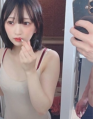 【豪華4連發】清純派地下偶像出道前夕。在繁忙的時期，提前舉辦了聖誕夜的聖潔中出派對。