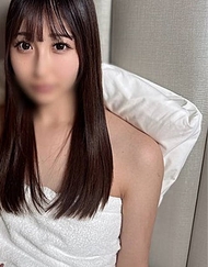 起床性愛！【無碼】【內射】偷偷拍攝大臀小個子美女的睡臉。隨後親吻、舔陰、口交到內射。還一起享受了烤雞串約會♡※有特典