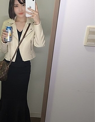 獨家販售【初次拍攝】六本木纖細酒吧女郎★在中華街浪漫約會中如戀愛般狂亂！被大屌攝影師甜蜜誘惑，高速後入抽搐內射♡