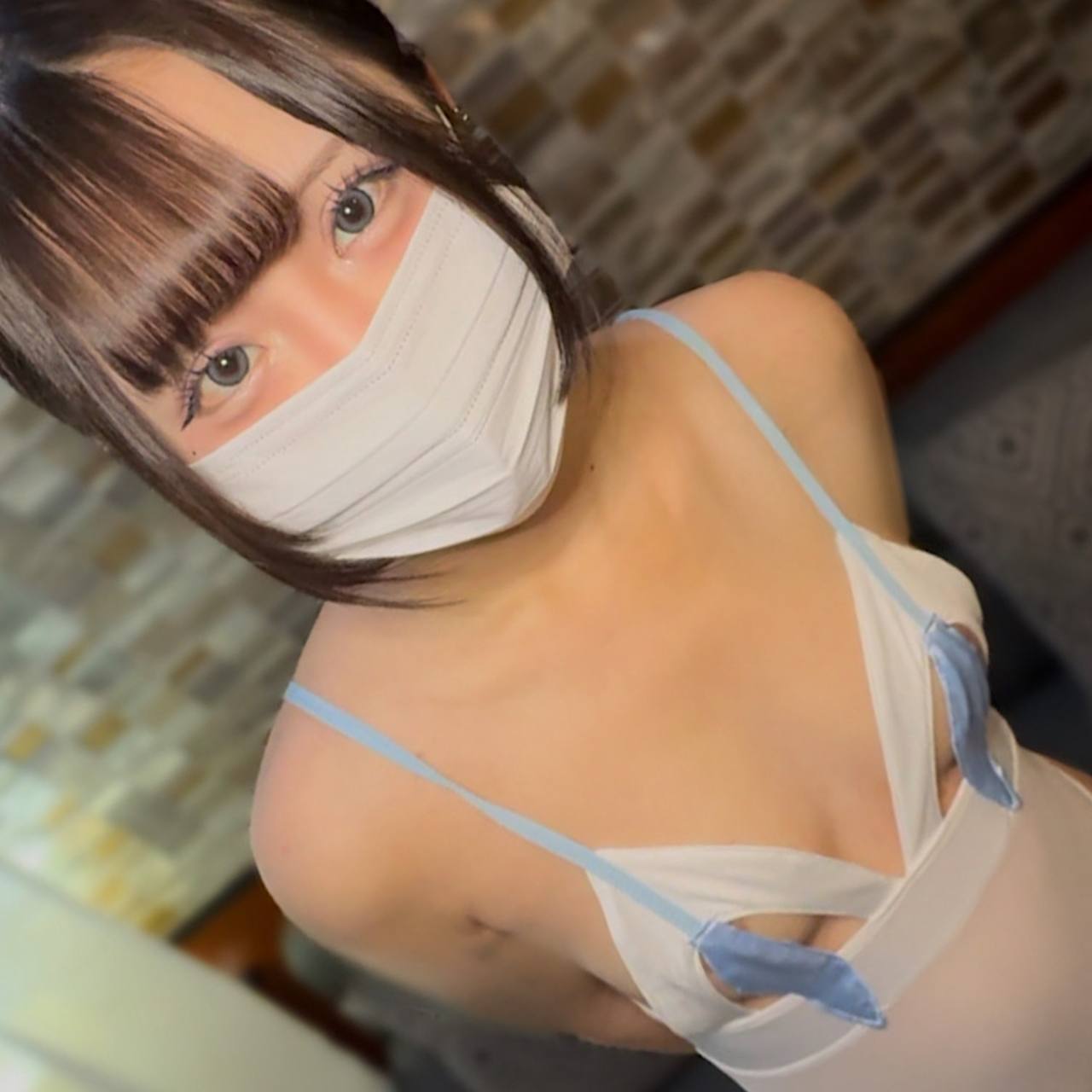 【無】極小・純白內衣天使！！天生的偶像臉蛋×超敏感體質！！無法停止的連鎖高潮…連理性一起墮落的正統偶像美少女，大量中出！！