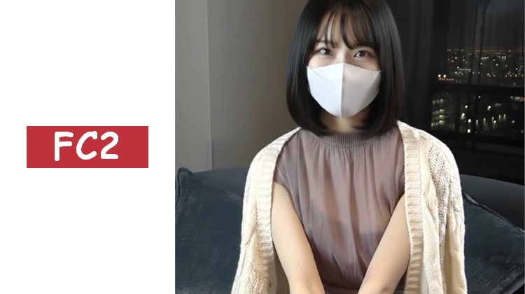 在美術大學就讀的三年級學生，平時在咖啡廳打工，趁著短暫的假日進行自拍約會！